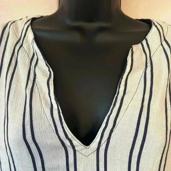 Michael Kors Women's Sz M Striped 3/4 Tied Sleeve Blouse - Picture 3 of 5